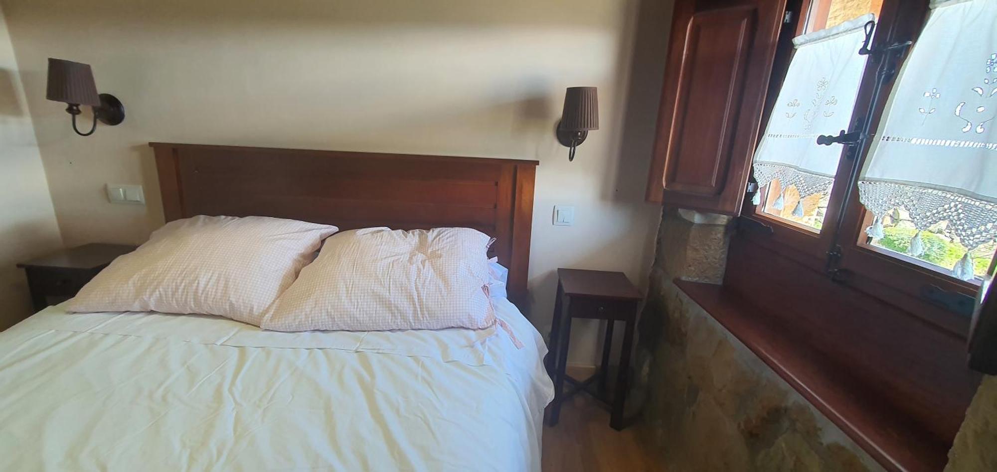 Fuente De Gueelo Guest House San Bartolome de Meruelo Exterior photo