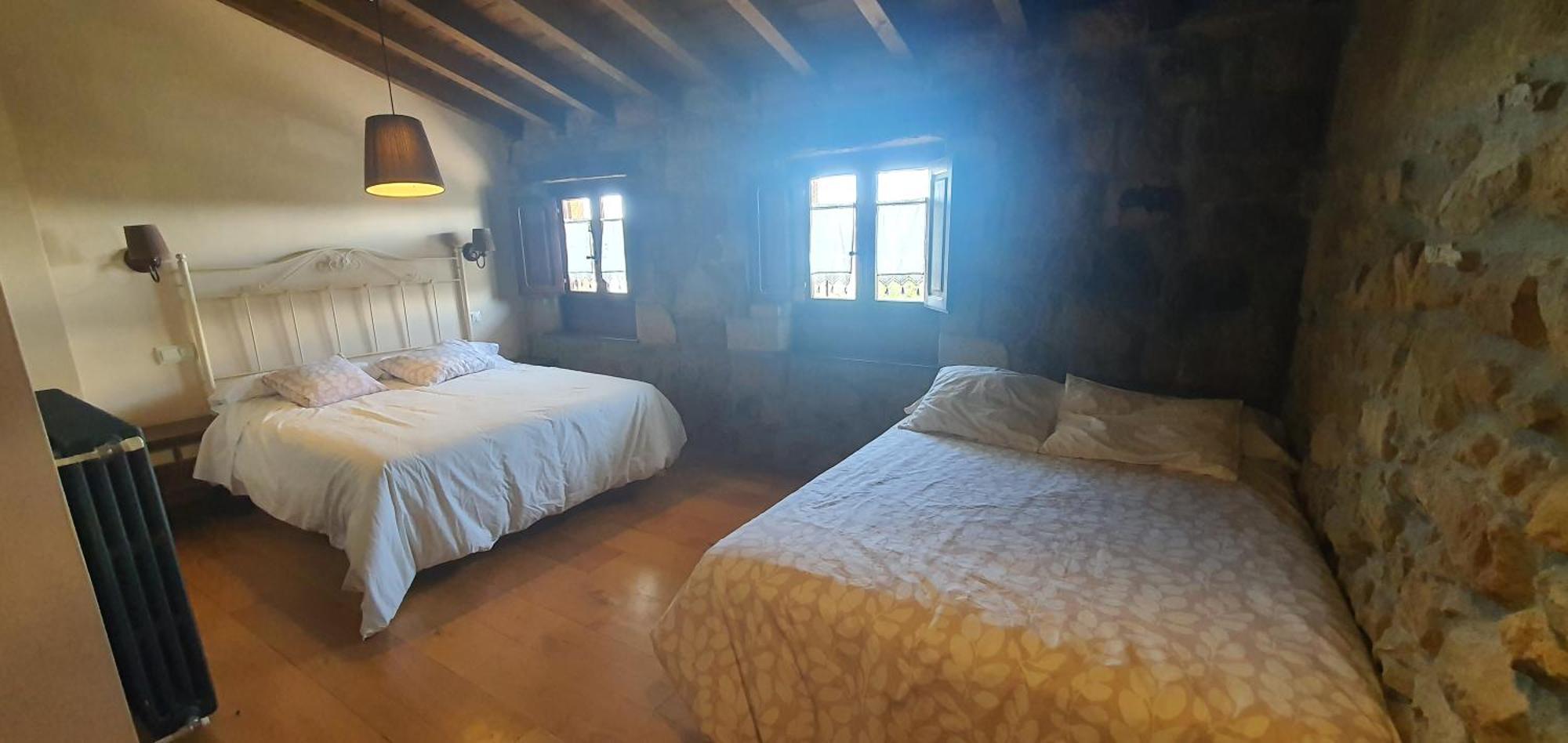 Fuente De Gueelo Guest House San Bartolome de Meruelo Exterior photo