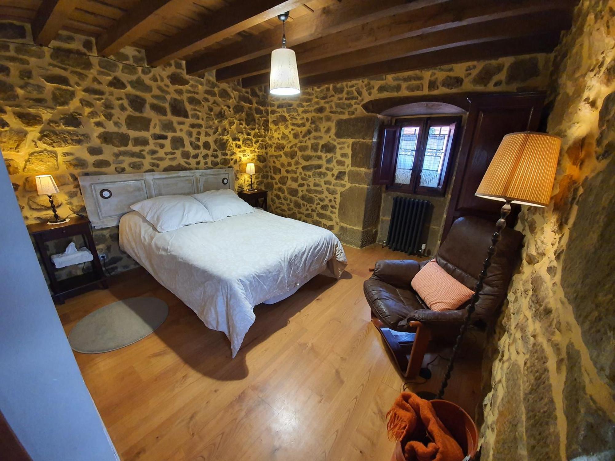 Fuente De Gueelo Guest House San Bartolome de Meruelo Exterior photo